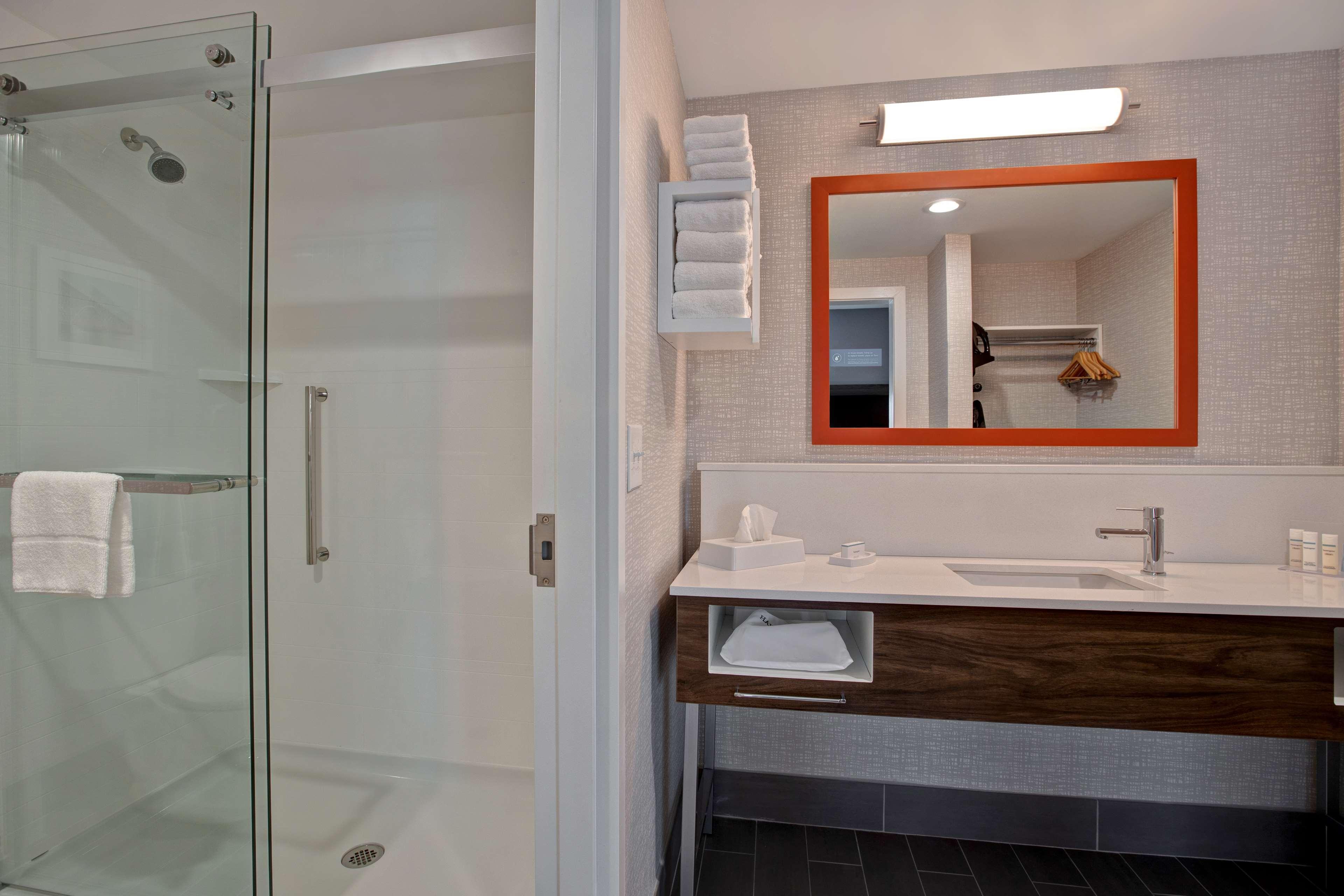 Hampton Inn & Suites Deptford, Nj Bagian luar foto