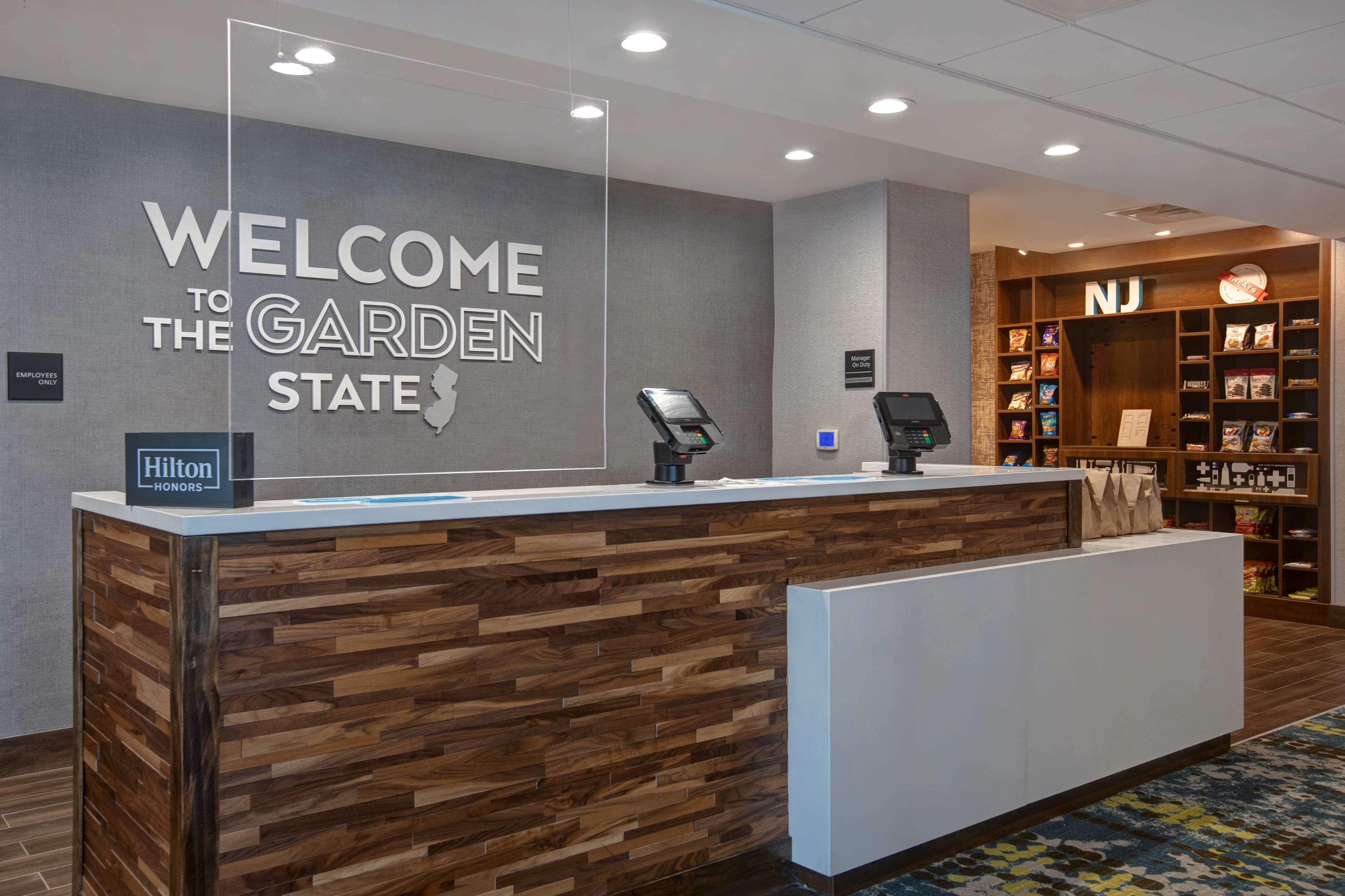 Hampton Inn & Suites Deptford, Nj Bagian luar foto