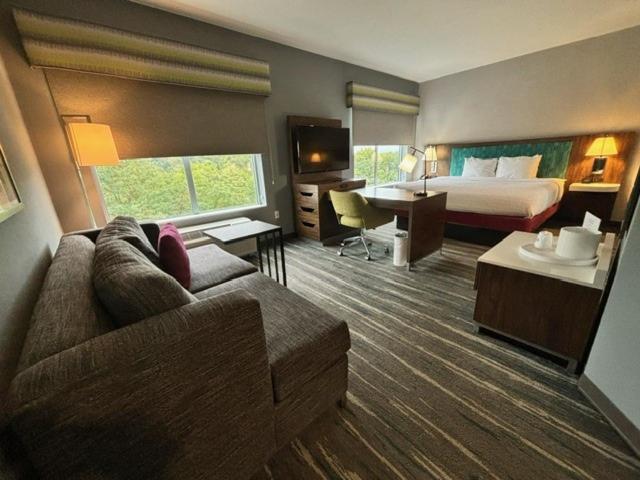 Hampton Inn & Suites Deptford, Nj Bagian luar foto