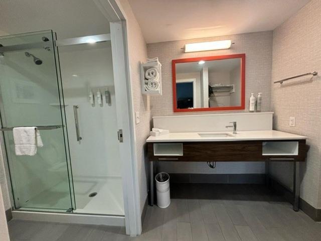 Hampton Inn & Suites Deptford, Nj Bagian luar foto