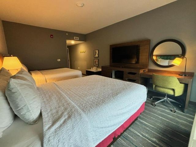 Hampton Inn & Suites Deptford, Nj Bagian luar foto